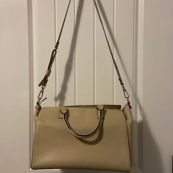 Kate Spade Medium Size Beige Crossbody Purse With Handles - Picture 2 of 11